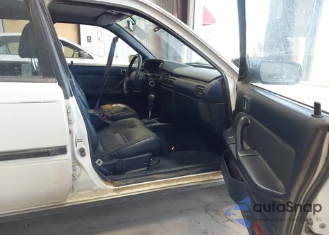 1991 Toyota Camry Le из США, поврежденный, VIN 4T1VV22E8MU050036